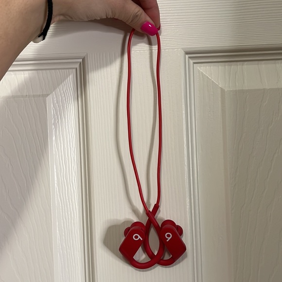 BEATS BY DRE - Picture 3 of 3